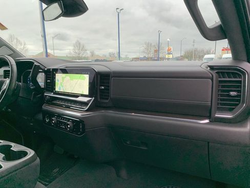 Used 2023 Chevrolet Silverado 1500 LT AWD/4WD image 17
