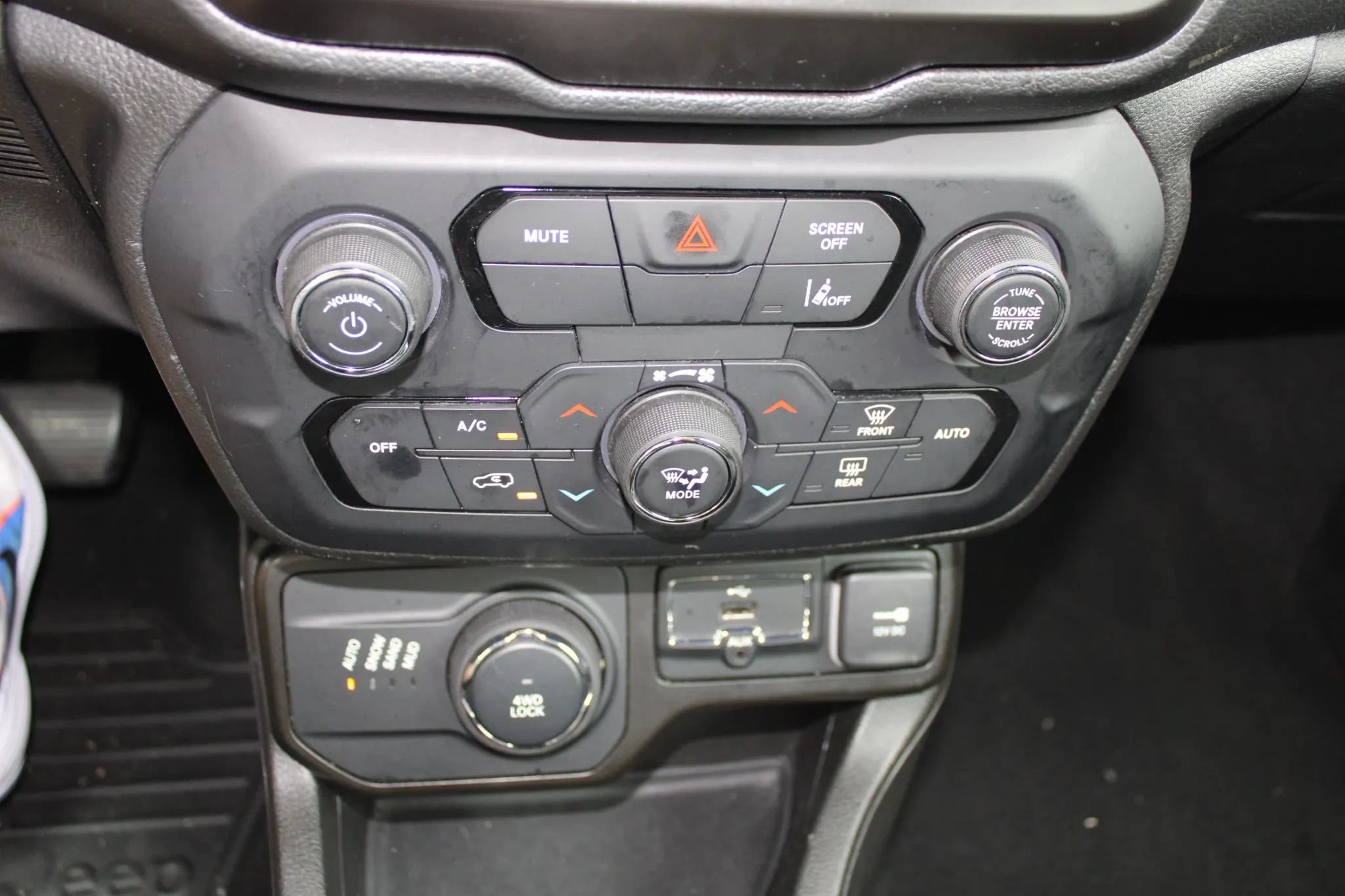 Used 2021 Jeep Renegade Sport AWD/4WD image 19