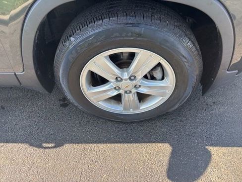 Used 2018 Chevrolet Trax LT w/ LT Convenience Package image 40