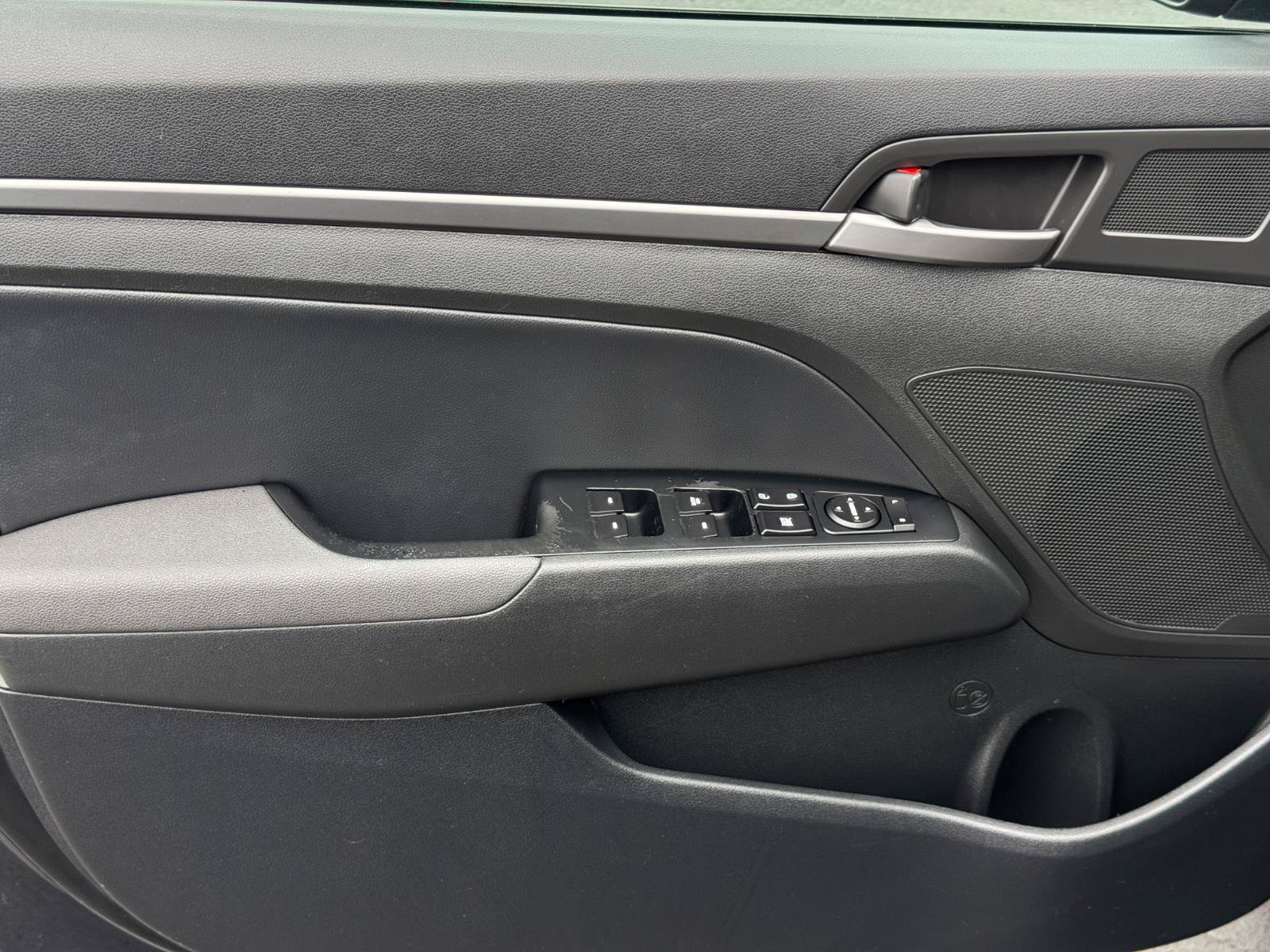 Used 2017 Hyundai Elantra Limited FWD image 14