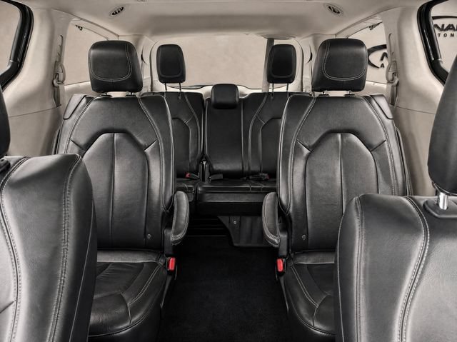 Used 2022 Chrysler Pacifica Touring-L FWD image 13