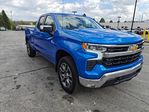 Used 2025 Chevrolet Silverado 1500 LT AWD/4WD image 3
