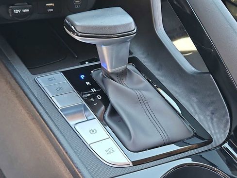 Certified 2025 Hyundai Elantra SEL FWD image 32