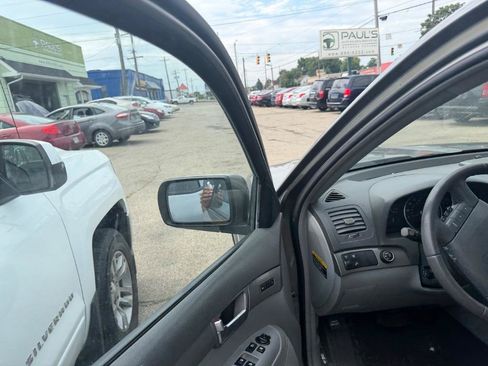 Used 2009 Kia Borrego EX w/ Premium Pkg AWD/4WD image 12