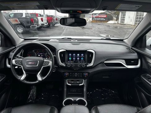 Used 2022 GMC Terrain SLT w/ GMC Pro Grade Package image 23