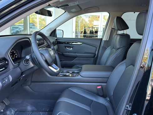 New 2025 Honda Pilot EX-L image 8