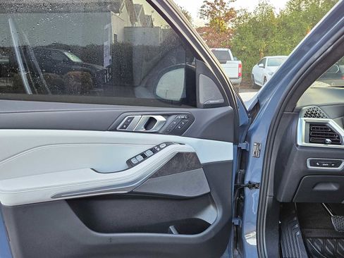Used 2025 BMW X7 xDrive40i w/ Executive Package image 23