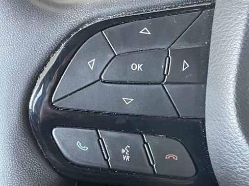 Used 2023 Chrysler Pacifica Touring-L w/ Uconnect Theater Family Group image 12