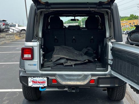 Used 2023 Jeep Wrangler Unlimited image 5
