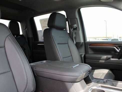 New 2025 GMC Sierra 3500 Denali w/ Technology Package image 15