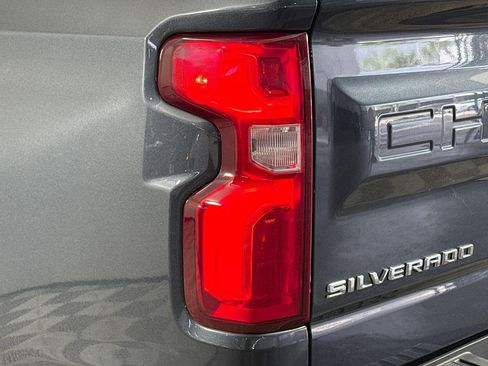 Used 2020 Chevrolet Silverado 1500 Custom w/ Custom Value Package image 36