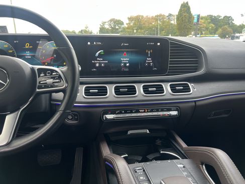 Certified 2022 Mercedes-Benz GLS 450 4MATIC image 31