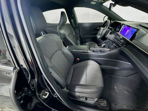 Used 2023 Toyota Crown XLE image 30