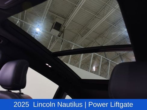 Used 2025 Lincoln Nautilus Reserve w/ Jet Appearance Package AWD/4WD image 24