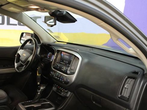 Used 2022 Chevrolet Colorado LT w/ Redline Special Edition AWD/4WD image 12