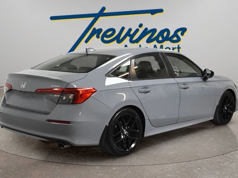 Used 2023 Honda Civic Sport image 2