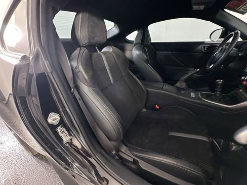 Used 2023 Toyota GR86 Premium w/ ALL Weather Mat Package (TMS) image 30