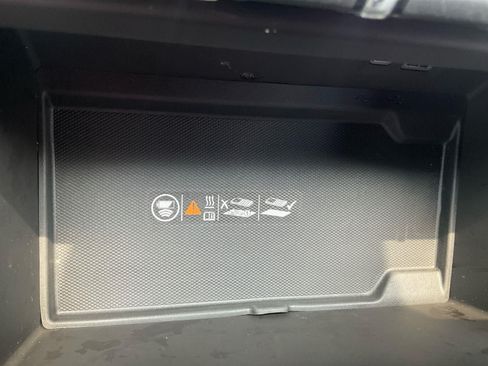 Used 2025 GMC Yukon Elevation AWD/4WD image 17