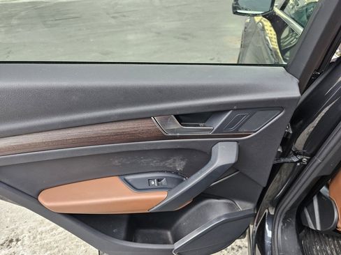 Used 2024 Audi Q5 2.0T Premium w/ Convenience Package image 15