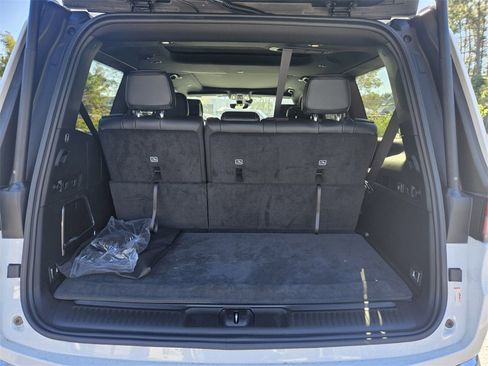 New 2024 Jeep Wagoneer 2WD w/ Premium Group I image 13