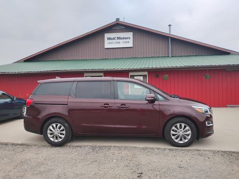 Used 2019 Kia Sedona LX FWD image 1