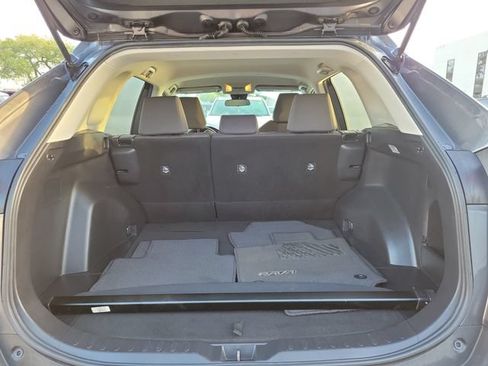 Used 2021 Toyota RAV4 XLE FWD image 5