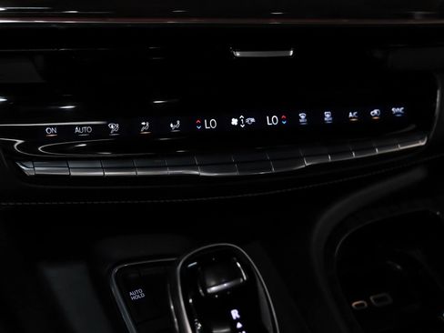 Used 2021 Cadillac Escalade Sport Platinum AWD/4WD image 25