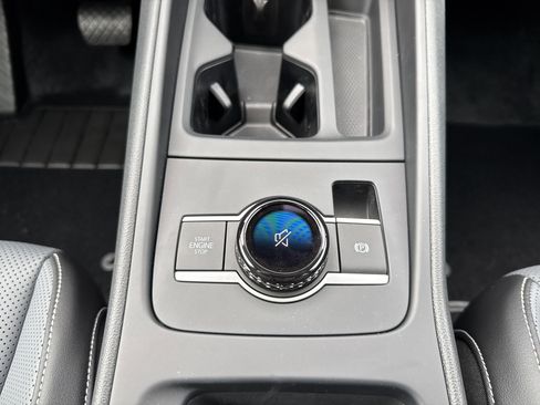 New 2025 Volkswagen Tiguan SE image 20