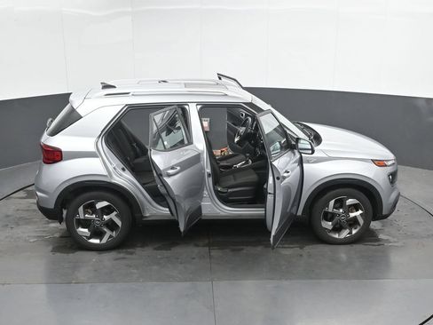 Used 2022 Hyundai Venue SEL FWD image 46
