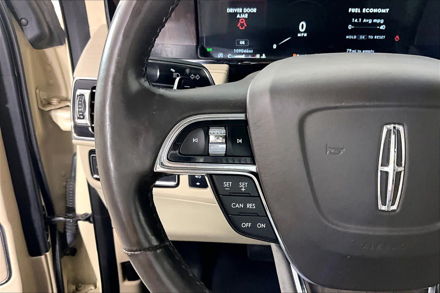 Used 2018 Lincoln Navigator Select w/ Cargo Package RWD image 22