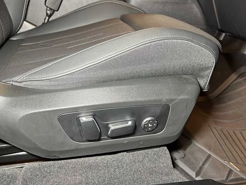 Used 2025 BMW X3 xDrive30i w/ Premium Package image 13