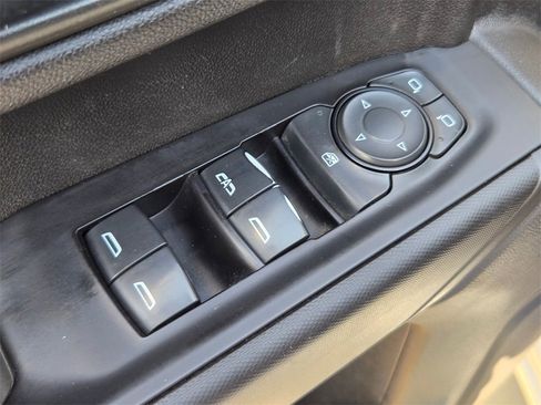 Used 2020 Chevrolet Silverado 1500 Custom w/ Custom Value Package image 12