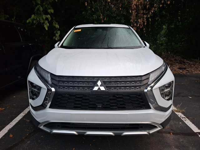 Used 2025 Mitsubishi Eclipse Cross SE AWD/4WD image 2