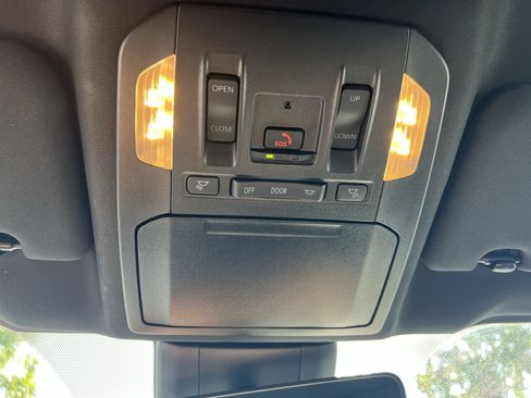 Used 2025 Toyota Highlander XSE AWD/4WD image 29