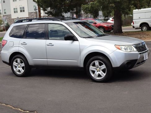 Used 2010 Subaru Forester 2.5X Premium image 2