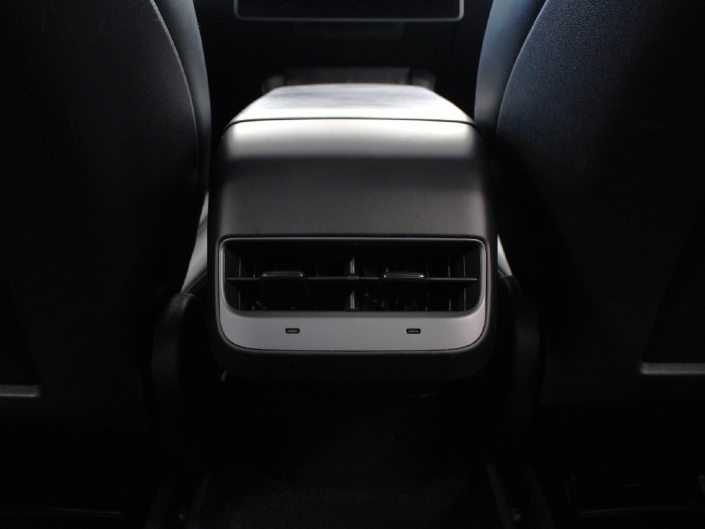 Used 2025 Tesla Model Y Long Range RWD image 21