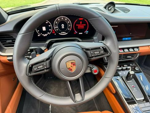 Used 2026 Porsche 911 Carrera RWD image 33
