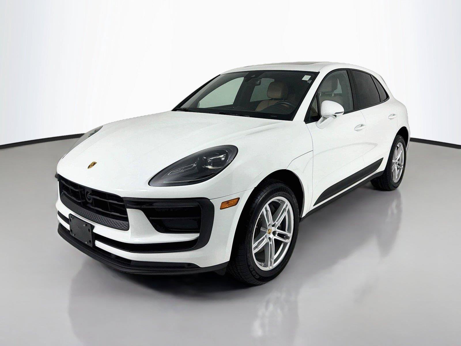 Certified 2023 Porsche Macan AWD/4WD image 1
