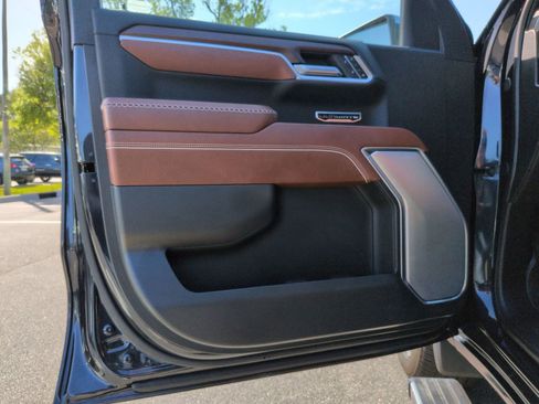 Used 2024 GMC Sierra 1500 Denali Ultimate AWD/4WD image 12