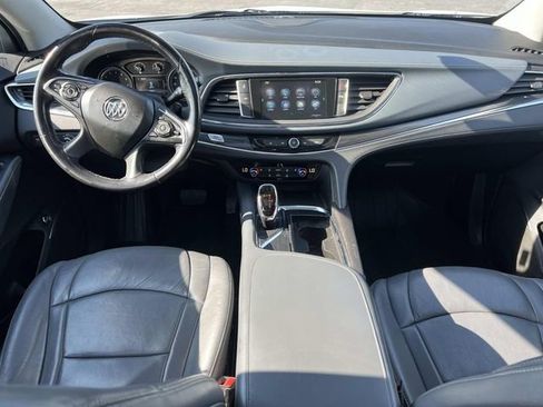 Used 2019 Buick Enclave Essence AWD/4WD image 16
