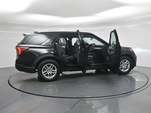 New 2026 Ford Explorer Active RWD image 4
