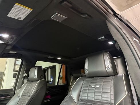 Used 2023 Cadillac Escalade V image 8