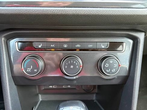 Used 2024 Volkswagen Tiguan SE AWD/4WD image 27