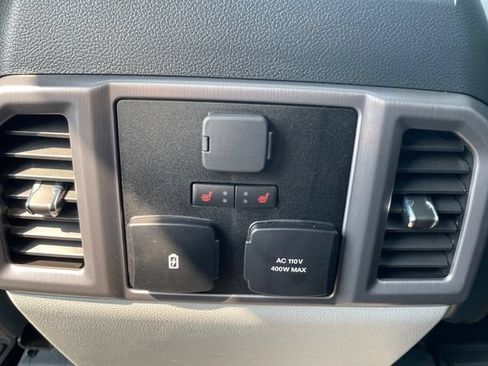 Used 2022 Ford F350 Limited AWD/4WD image 31