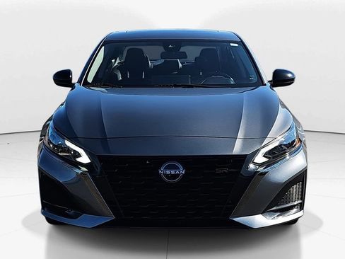 Used 2024 Nissan Altima 2.5 SR w/ SR Premium Package image 11