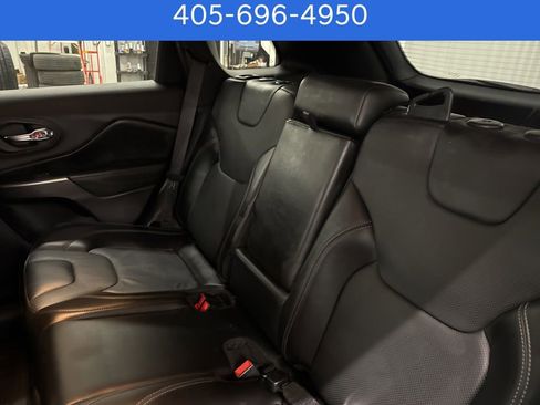 Used 2019 Jeep Cherokee Limited image 21