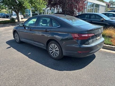 Used 2021 Volkswagen Jetta SE FWD image 3