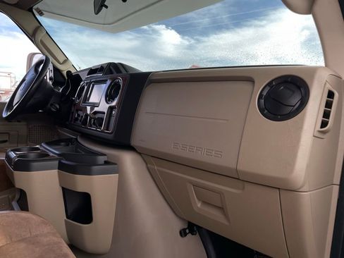 Used 2013 Ford E-450 and Econoline 450 Super Duty w/ Motorhome Prep Pkg image 25