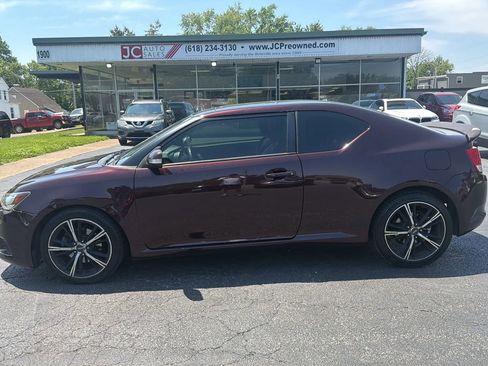 Used 2013 Scion tC FWD image 8