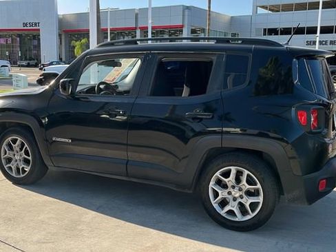 Used 2015 Jeep Renegade Latitude w/ Popular Equipment Group image 4